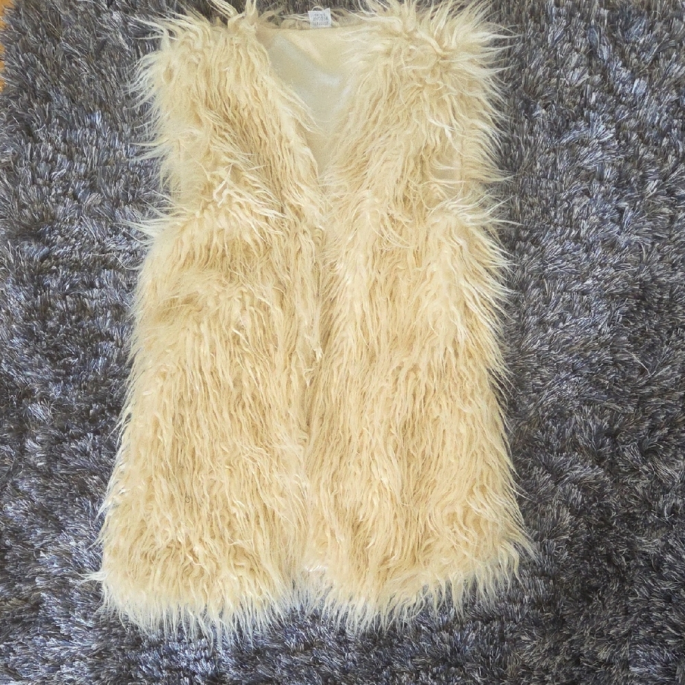 Faux Fur Vest in Cream Size Small